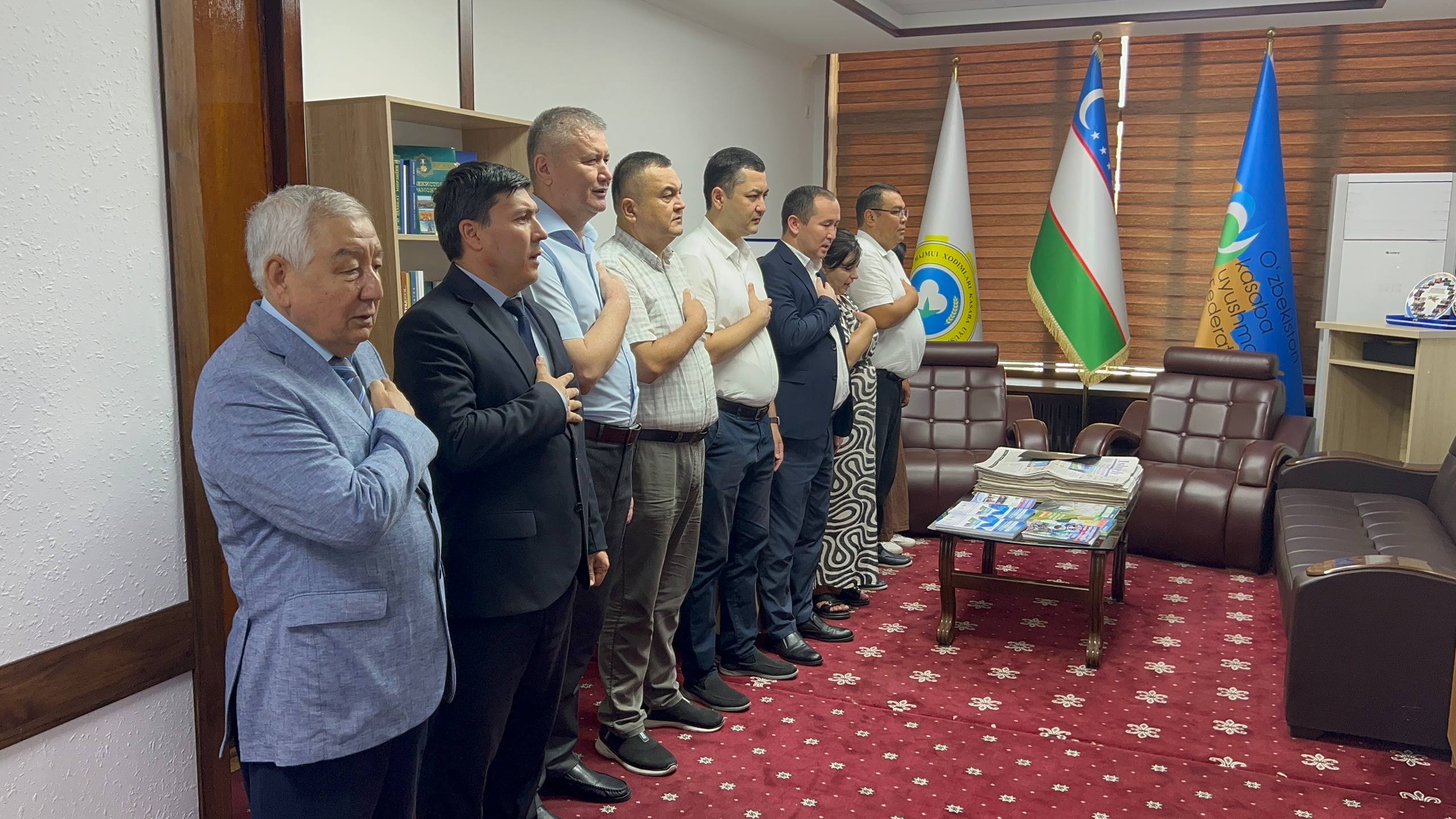 Ish kuni Davlat madhiyasi sadolari ostida boshlandi